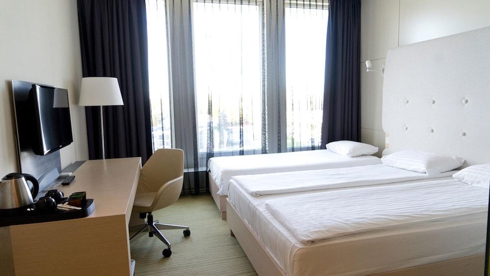 Sound Garden Hotel Airport Warsaw Exterior photo