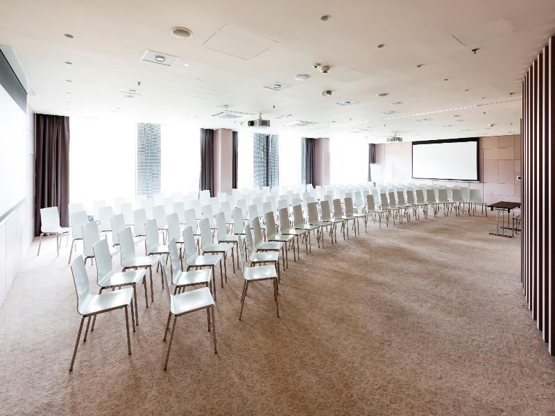 Sound Garden Hotel Airport Warsaw Exterior photo