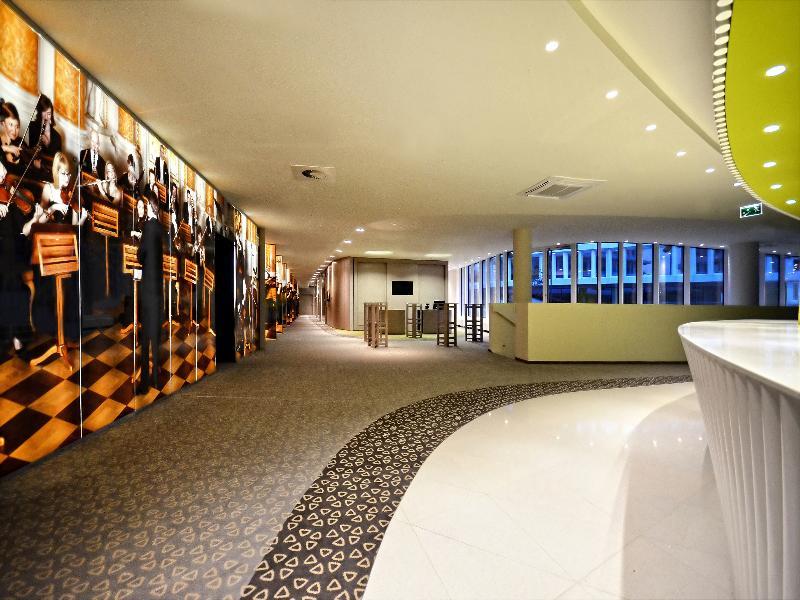 Sound Garden Hotel Airport Warsaw Exterior photo