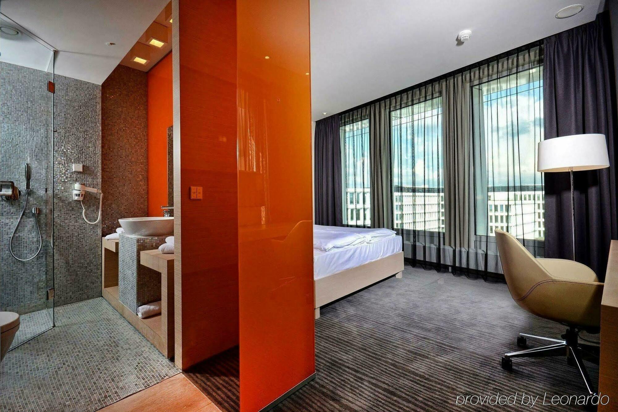 Sound Garden Hotel Airport Warsaw Exterior photo
